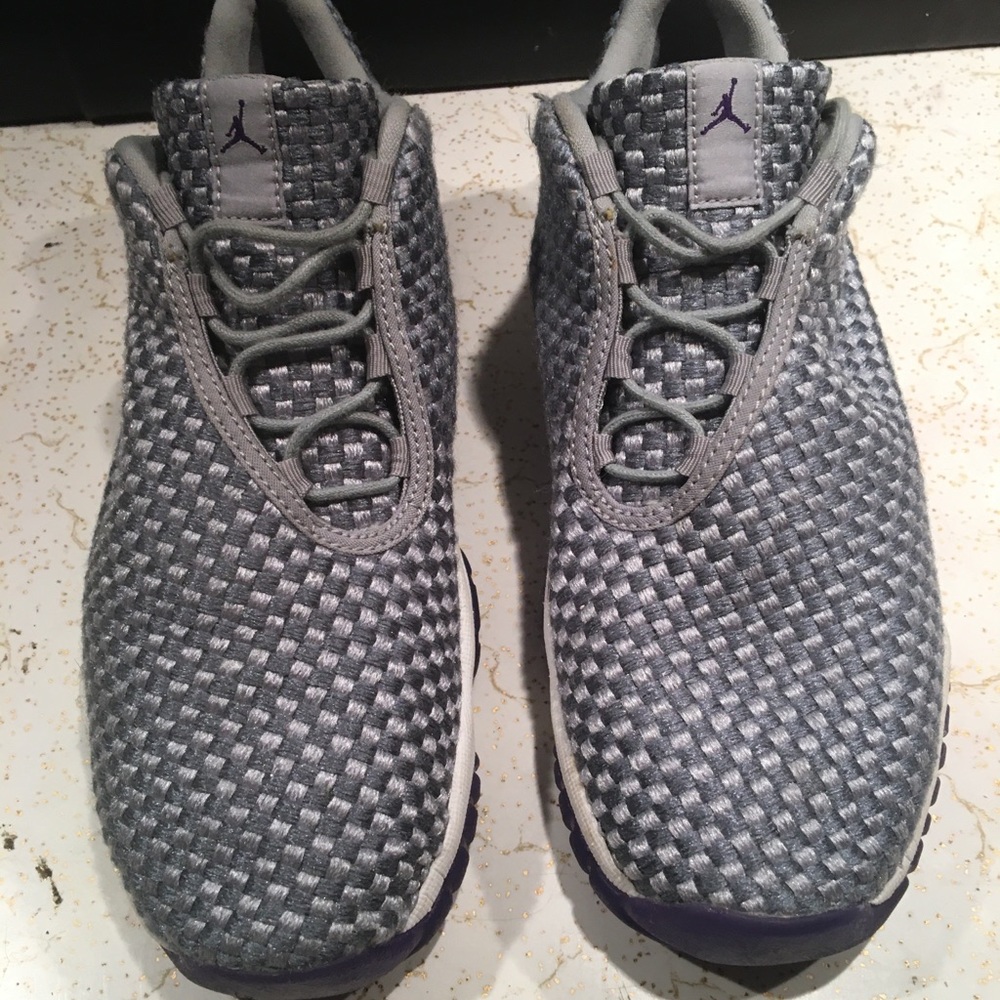 Jordan Future Low Size 7 Grey/Purple